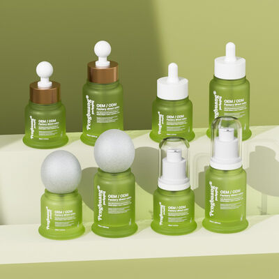 Sıcak damgalama baskılı, şık kozmetik ambalajı ve cilt bakım ürünü çekiciliği sunan esans yağı serum şişesi