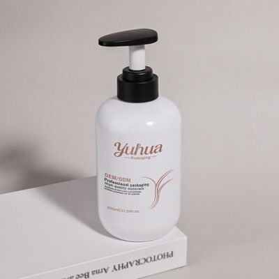 Kozmetiklerde sürdürülebilir ambalajlama girişimlerini destekleyen geri dönüştürülebilir malzemeden yapılan 500 ml yuvarlak PET kozmetik şişesi